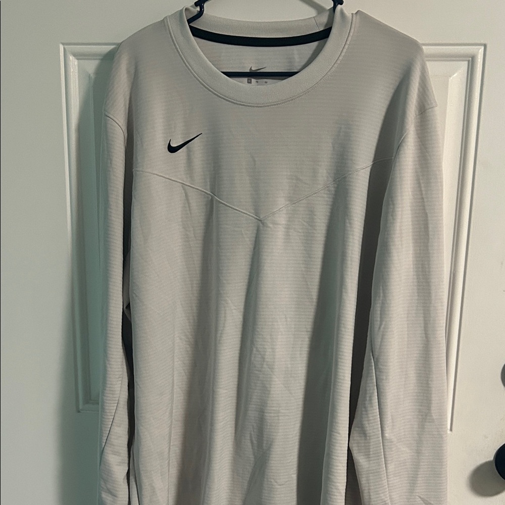 Nike Men's Light Gray Sweatshirt